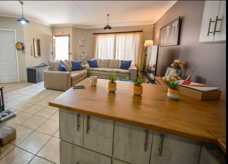 2 Bedroom Property for Sale in Langenhovenpark Free State